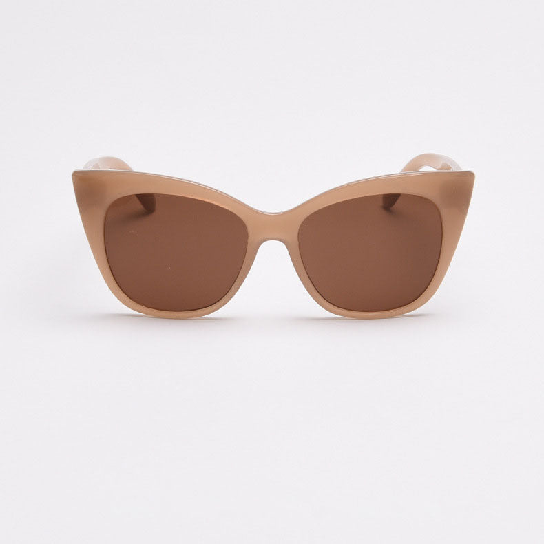 MieMie SH001 is crafted from flexible and vibrant PC material. With integrated nose pads and a unique cat-eye design, these UV400 protection sunglasses effortlessly complement your everyday outfits. They are the perfect accessory for every sunny day! Available in 6 colors: Black Tortoise, Black, Brown, Yellow, White, Grey